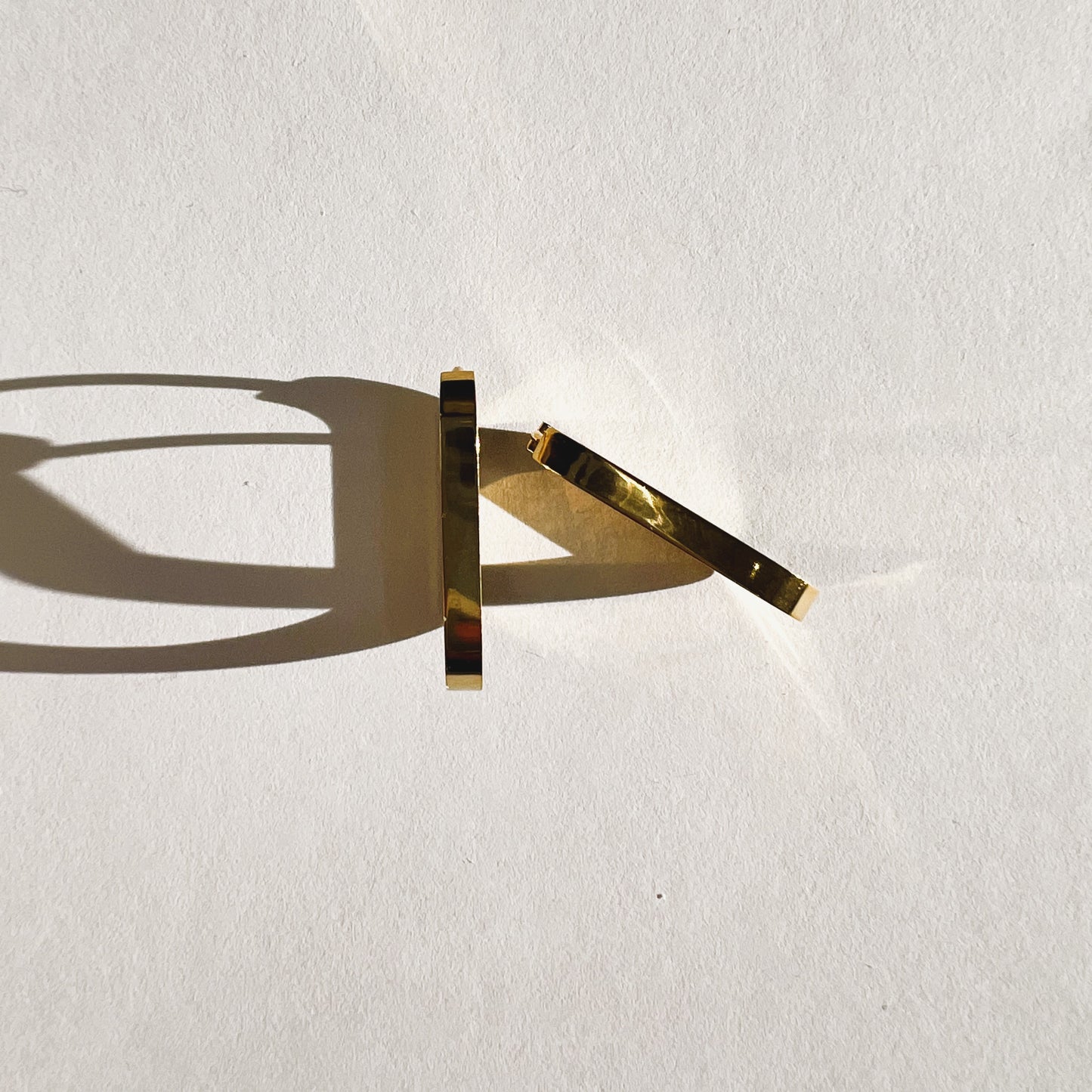 Cordia oval hoop earring
