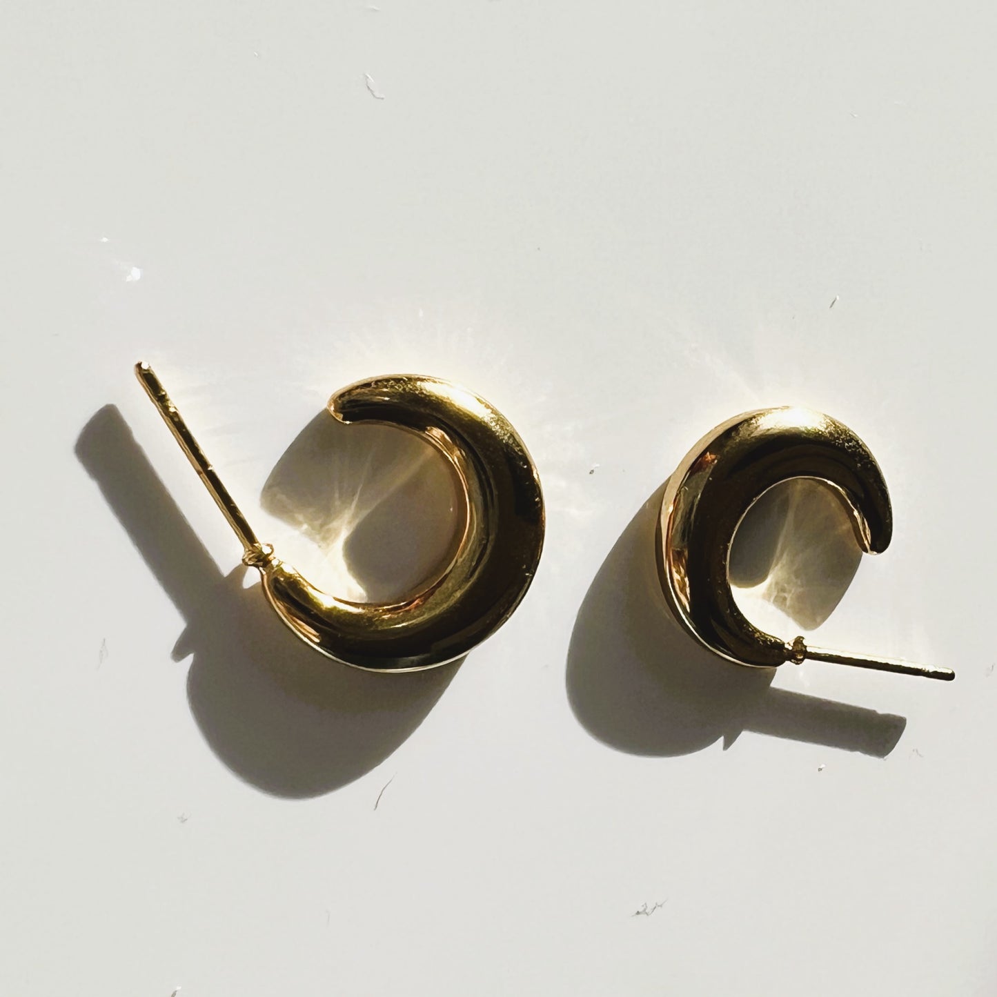 Navagio round earring