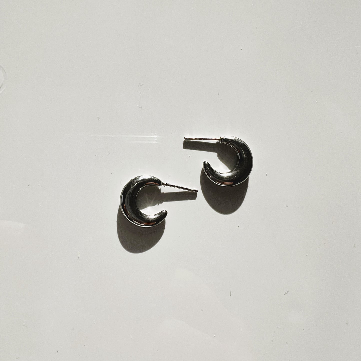 Navagio round earring
