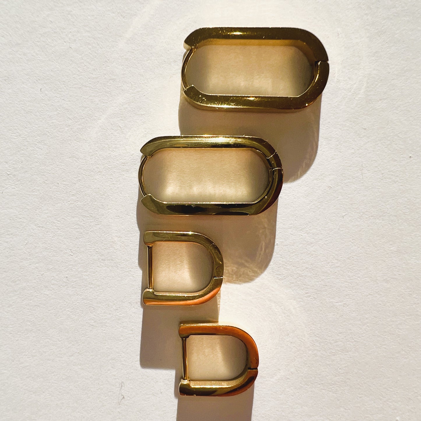 Cordia small oval hoop earring