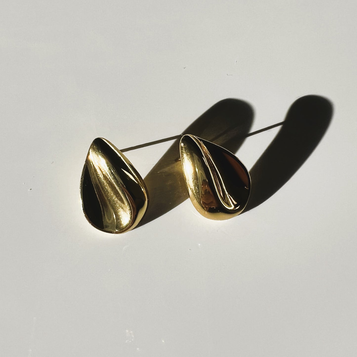 Pantai drop earring