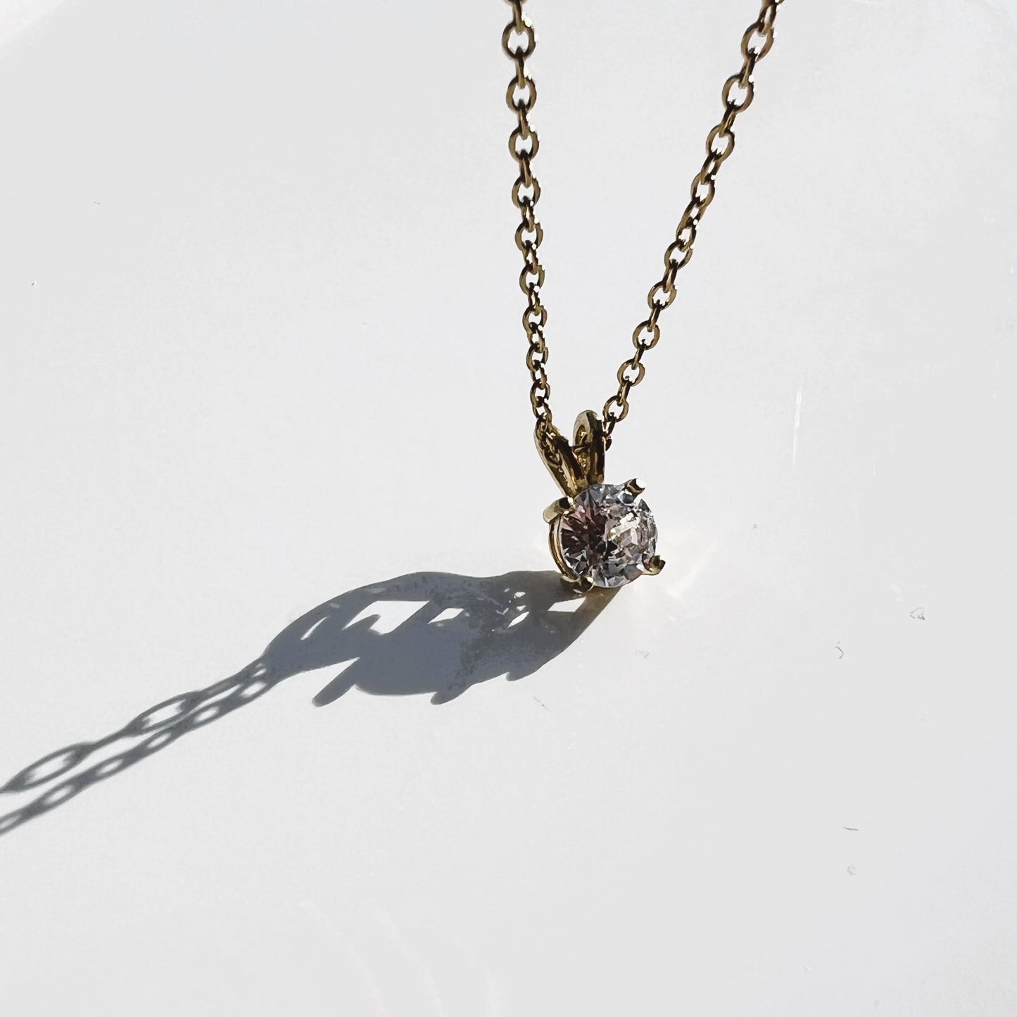 Silhouette pendant necklace