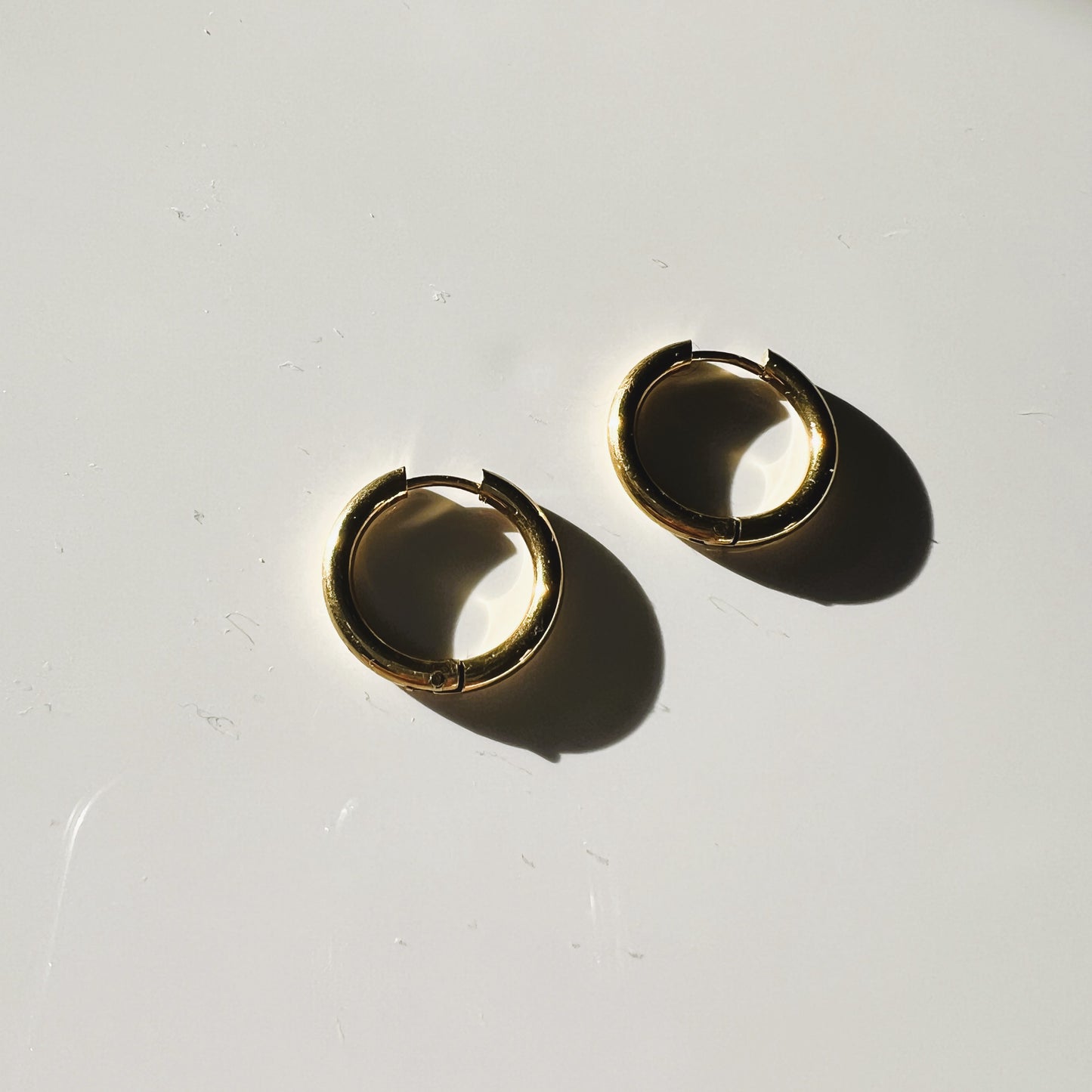 Maui 18mm hoop earring