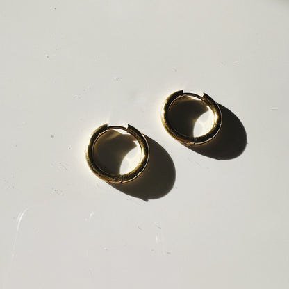 Maui 18mm hoop earring