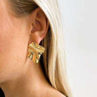 Gaia big earring
