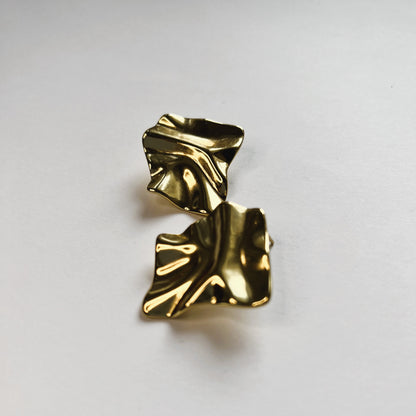 Gaia big earring