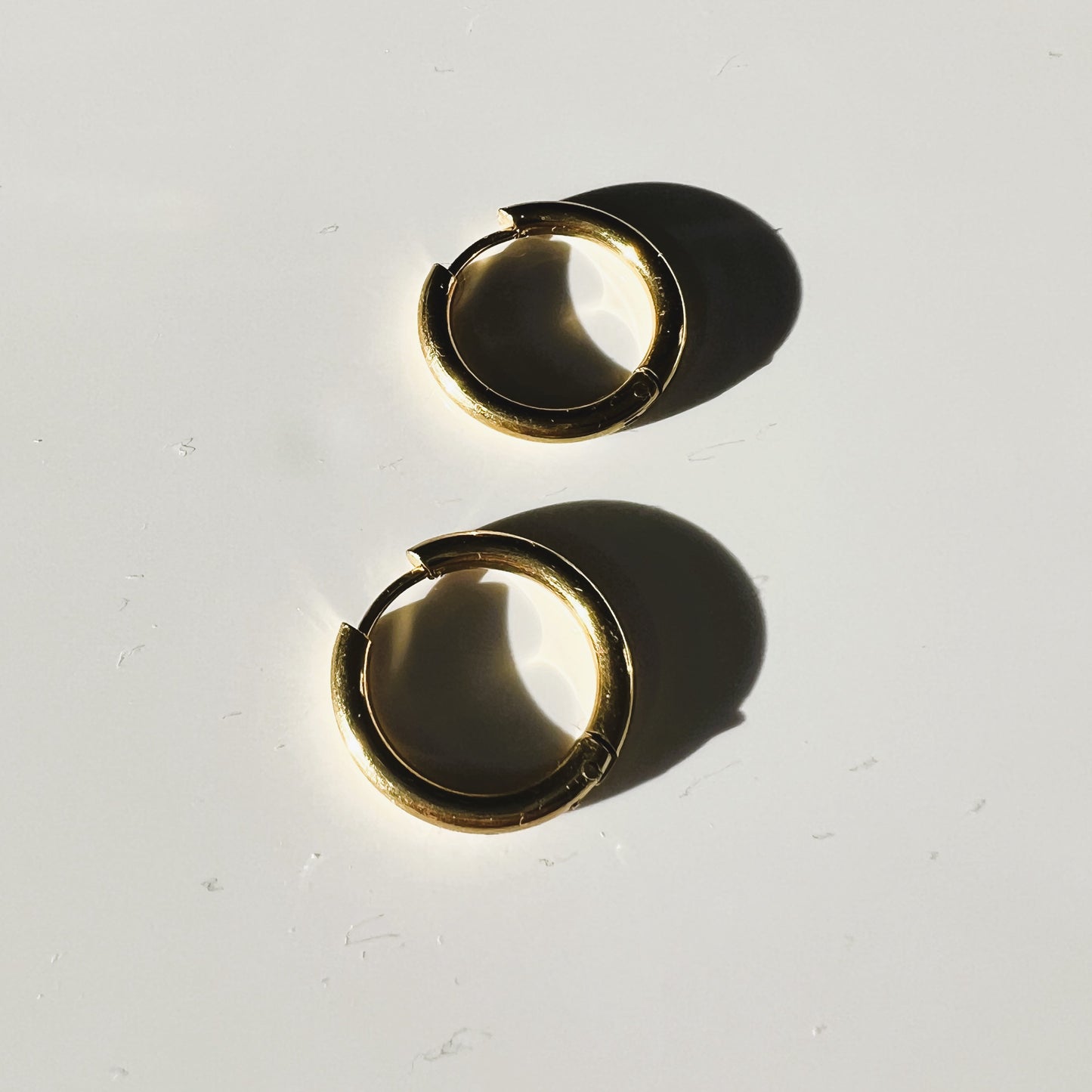 Maui 18mm hoop earring