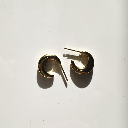 Navagio round earring