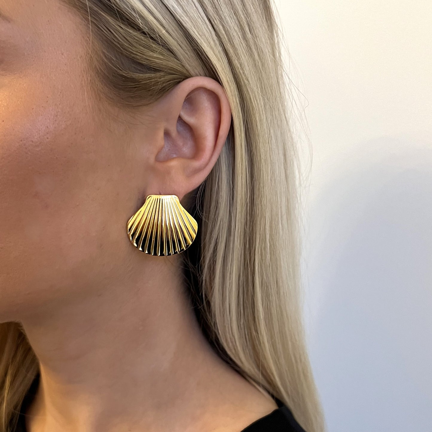 Palau shell earring